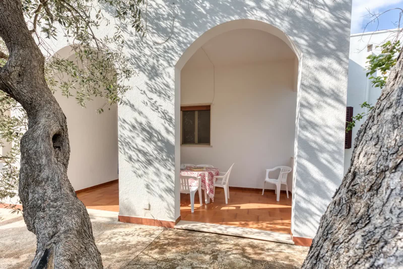 La zona pranzo esterna coperta