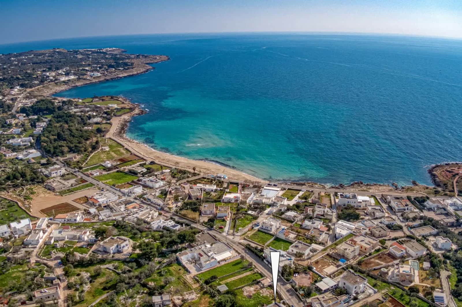 La costa di Marina di Felloniche vista dall’alto